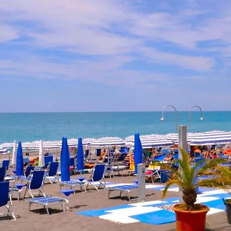 Sporting Club Aparthotel 4*